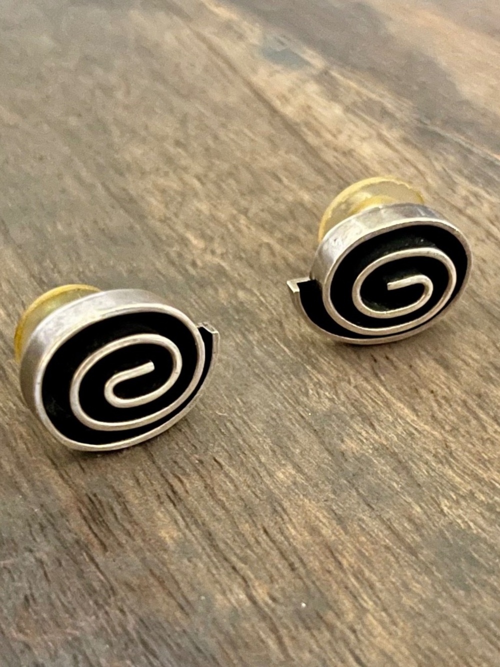 Vintage Modernist / Brutalist Spiral Swirl Stud Earrings 925 Sterling Silver